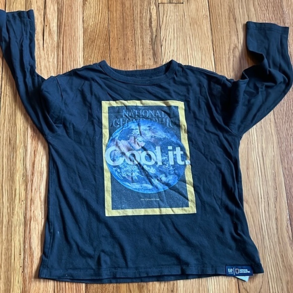GAP National Geographic black long sleeve shirt size S